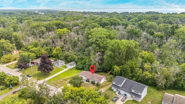 1205 MANITOWOC ROAD, Menasha, WI 54952