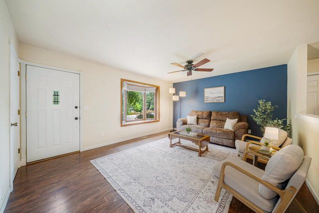 1205 MANITOWOC ROAD, Menasha, WI 54952