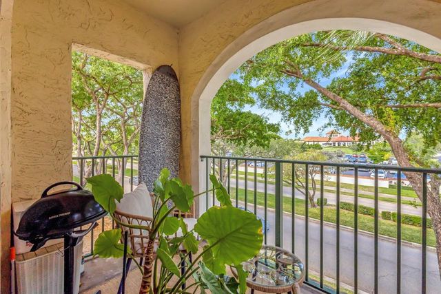 1739 Village Boulevard 306, West Palm Beach, FL 33409