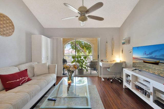 1739 Village Boulevard 306, West Palm Beach, FL 33409