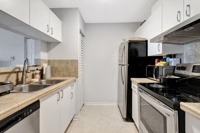 1739 Village Boulevard 306, West Palm Beach, FL 33409