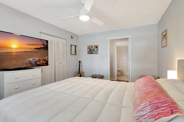 1739 Village Boulevard 306, West Palm Beach, FL 33409