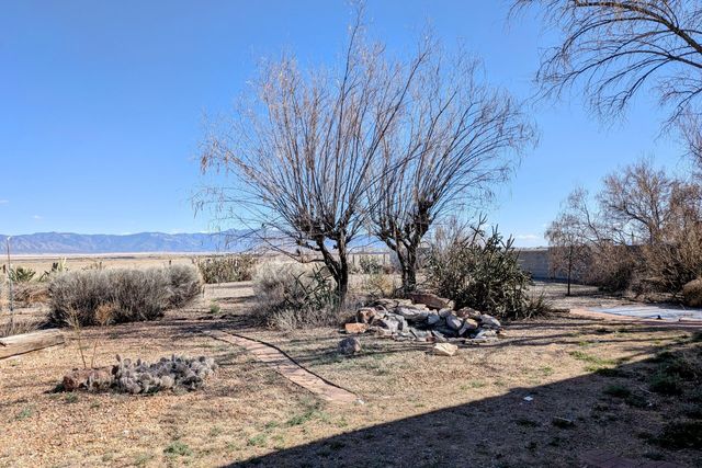 45 Milton Loop, Los Lunas, NM 87031