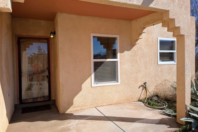 45 Milton Loop, Los Lunas, NM 87031