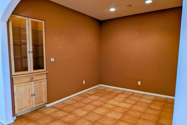 45 Milton Loop, Los Lunas, NM 87031