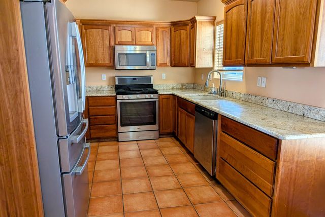 45 Milton Loop, Los Lunas, NM 87031