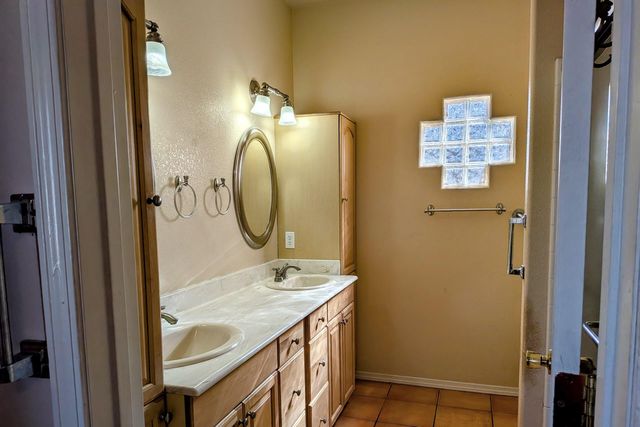 45 Milton Loop, Los Lunas, NM 87031