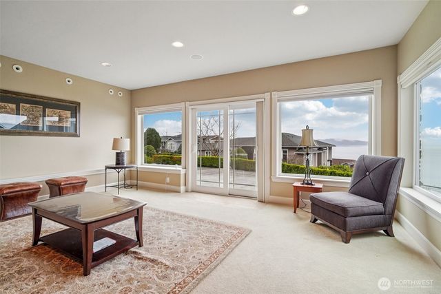 2318 Sunnyside Heights Drive, Steilacoom, WA 98388