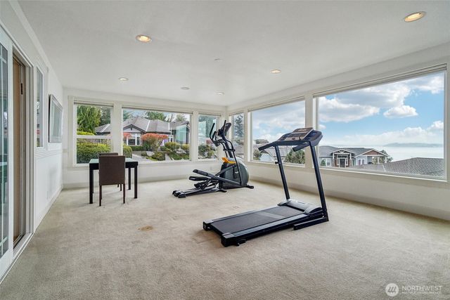 2318 Sunnyside Heights Drive, Steilacoom, WA 98388