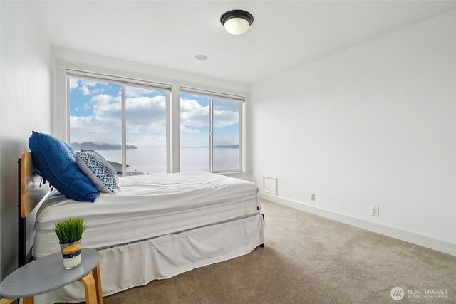 2318 Sunnyside Heights Drive, Steilacoom, WA 98388