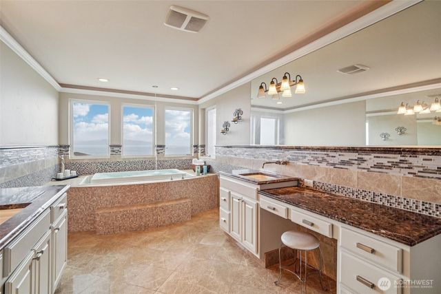 2318 Sunnyside Heights Drive, Steilacoom, WA 98388