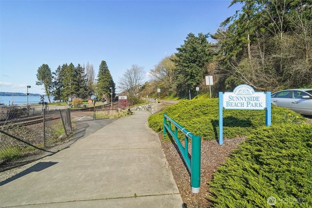 2318 Sunnyside Heights Drive, Steilacoom, WA 98388