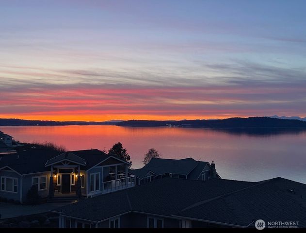 2318 Sunnyside Heights Drive, Steilacoom, WA 98388