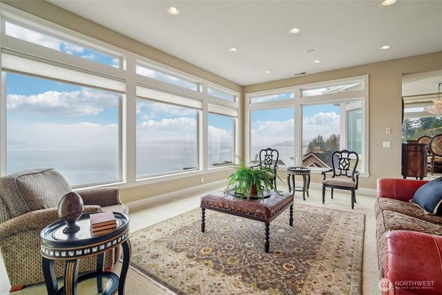 2318 Sunnyside Heights Drive, Steilacoom, WA 98388
