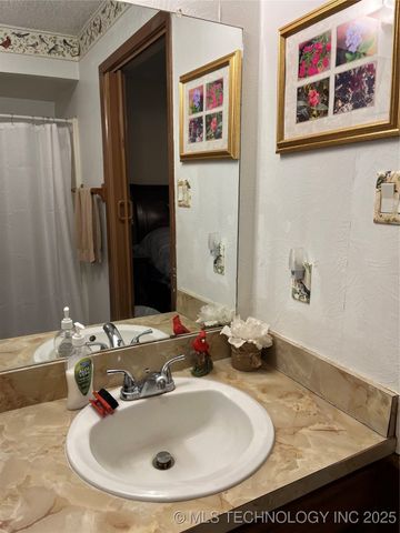 513 Meadowlark Lane, Durant, OK 74701