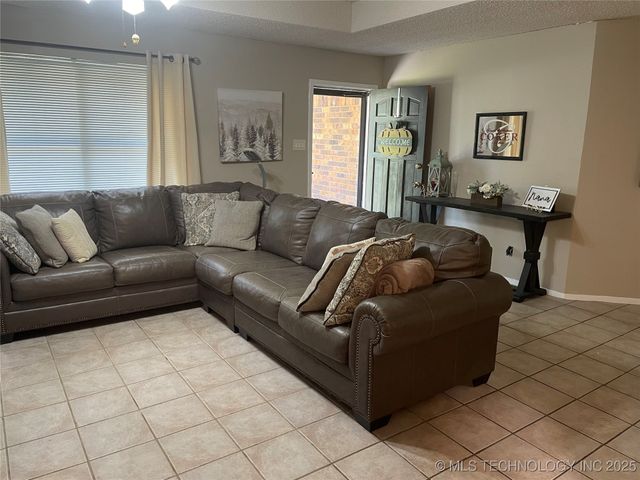 513 Meadowlark Lane, Durant, OK 74701