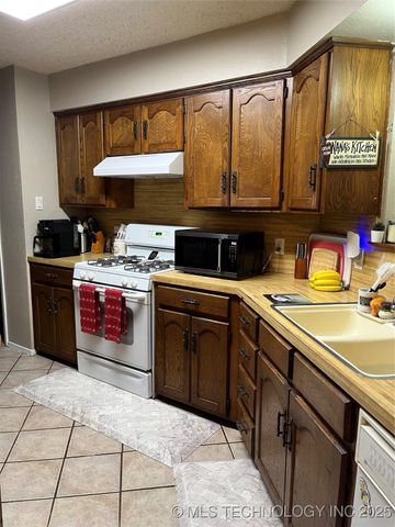 513 Meadowlark Lane, Durant, OK 74701