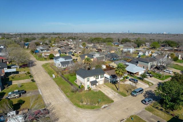 12926 Grovemill Drive, Houston, TX 77045