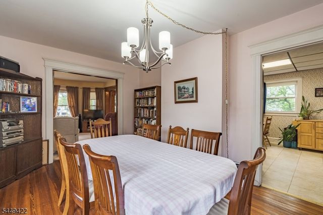 37 W High St, Bound Brook Boro, NJ 08805