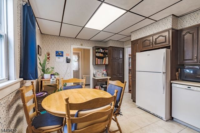 37 W High St, Bound Brook Boro, NJ 08805
