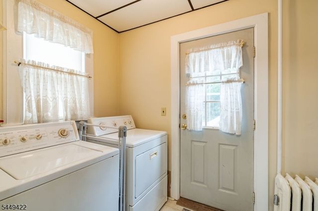 37 W High St, Bound Brook Boro, NJ 08805