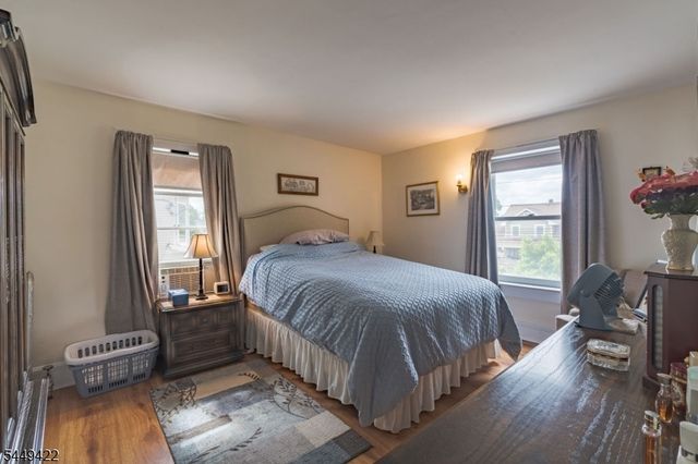 37 W High St, Bound Brook Boro, NJ 08805