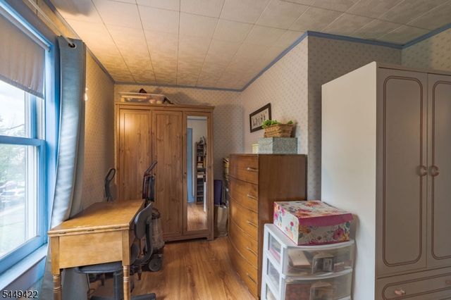 37 W High St, Bound Brook Boro, NJ 08805