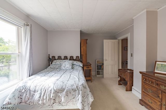 37 W High St, Bound Brook Boro, NJ 08805