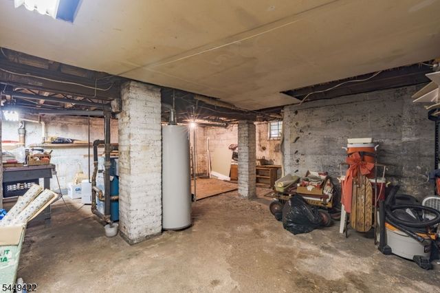 37 W High St, Bound Brook Boro, NJ 08805