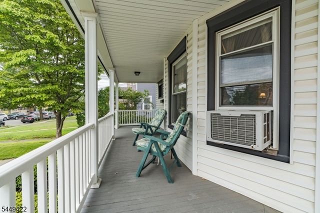 37 W High St, Bound Brook Boro, NJ 08805