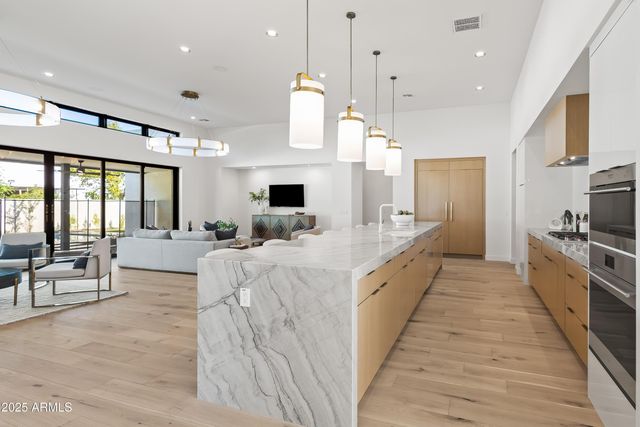 1538 W Wagon Wheel Drive, Phoenix, AZ 85021