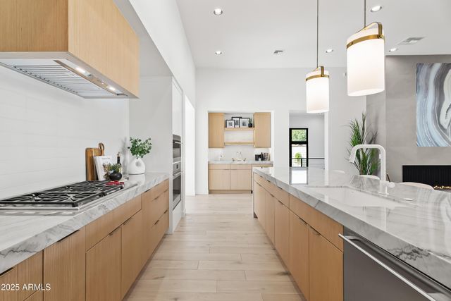 1538 W Wagon Wheel Drive, Phoenix, AZ 85021