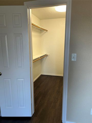 606 Linda Drive, Joshua, TX 76058