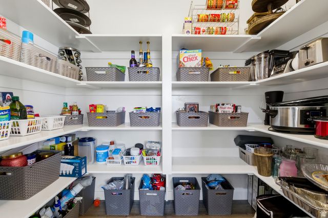 1543 W PARKVIEW DR, Syracuse, UT 84075