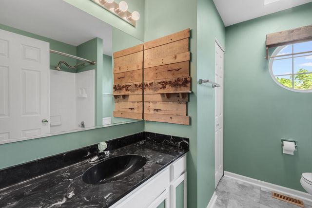 1646 Gleneagle Drive, Carpentersville, IL 60110