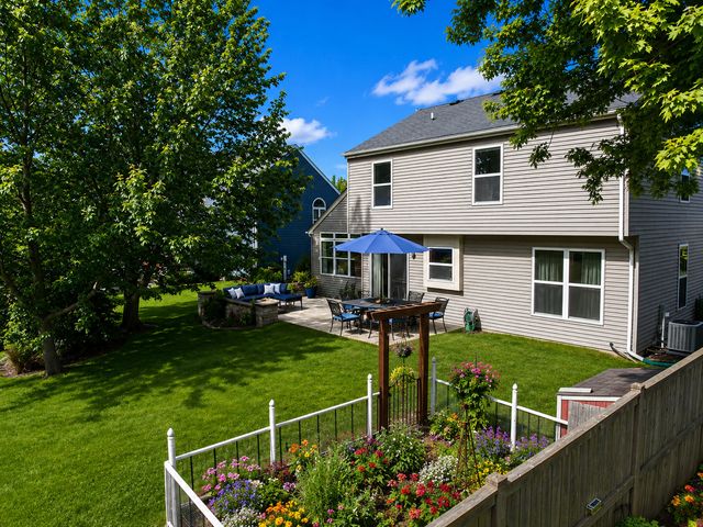 1646 Gleneagle Drive, Carpentersville, IL 60110