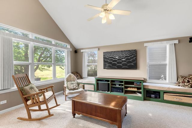 1646 Gleneagle Drive, Carpentersville, IL 60110