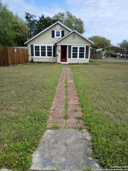 1402 N Tyler, Beeville, TX 78012