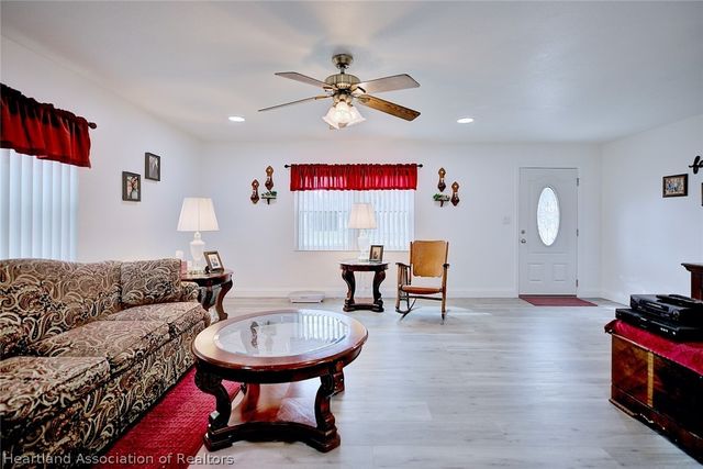 206 Ariana Place, Auburndale, FL 33823