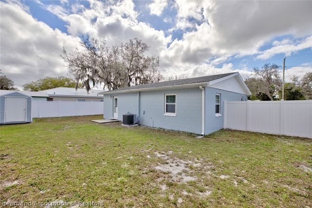 206 Ariana Place, Auburndale, FL 33823
