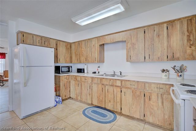 206 Ariana Place, Auburndale, FL 33823