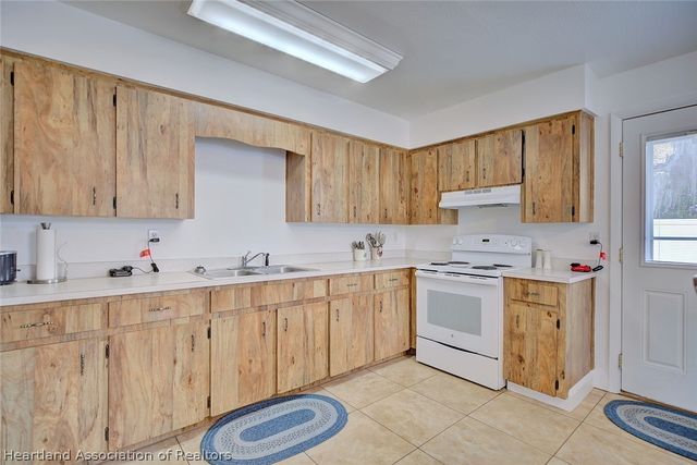 206 Ariana Place, Auburndale, FL 33823