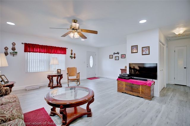 206 Ariana Place, Auburndale, FL 33823