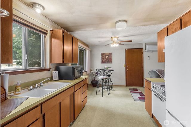 816 Oakcrest Street SE, Lacey, WA 98503