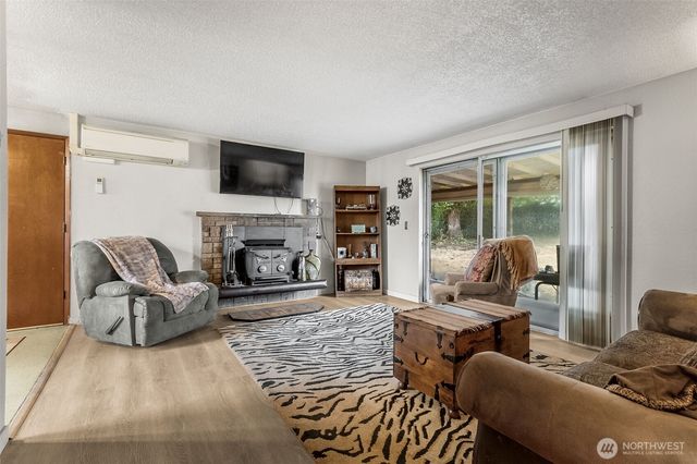 816 Oakcrest Street SE, Lacey, WA 98503