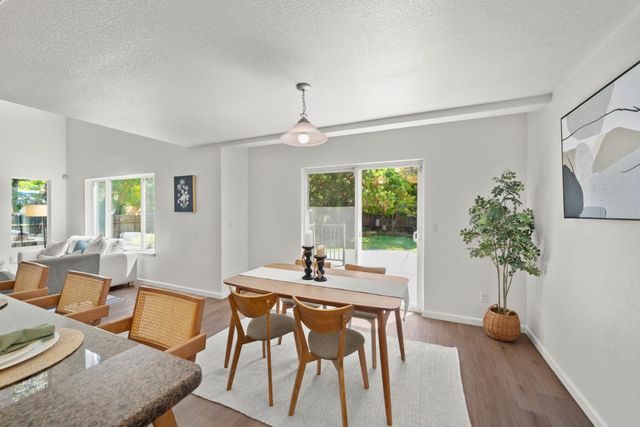 1557 48th St, Sacramento, CA 95819