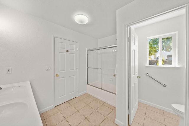 1557 48th St, Sacramento, CA 95819