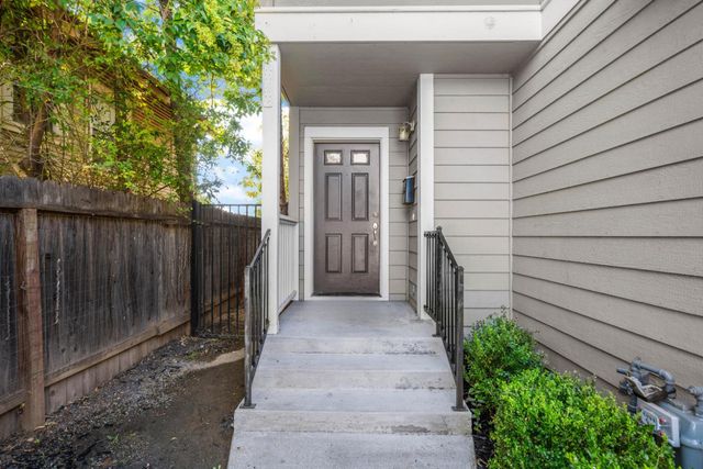 1557 48th St, Sacramento, CA 95819