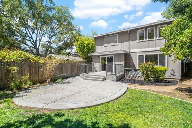 1557 48th St, Sacramento, CA 95819