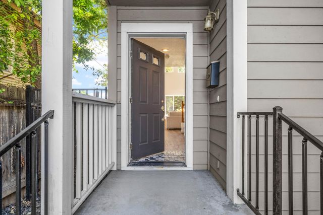 1557 48th St, Sacramento, CA 95819